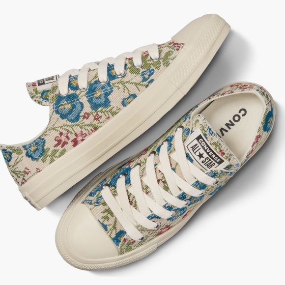 CONVERSE FLORAL TAPESTRY JACQUARD CHUCK TAYLOR ALL STAR LOW TENNIS SHOE SNEAKER - Picture 1 of 13